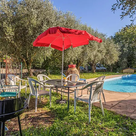 Awesome In With Swimming Pool *
