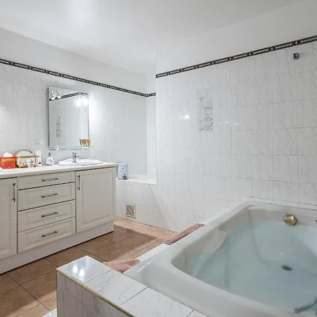 Awesome In With Swimming Pool Holiday home *